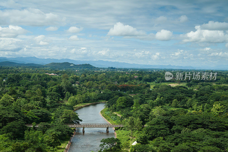 美丽的风景，泰国北部。Mae Kuang Dam清迈。